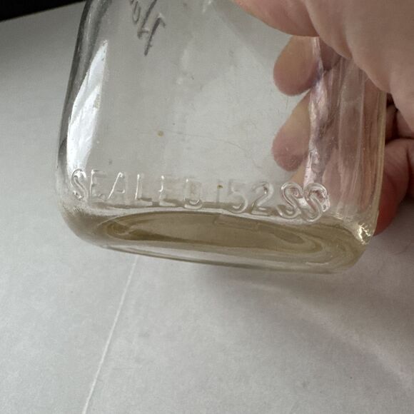 Milk Bottle “It’s Hood’s” 1/2 Pint Vintage  Excellent Condition - Picture 7 of 8